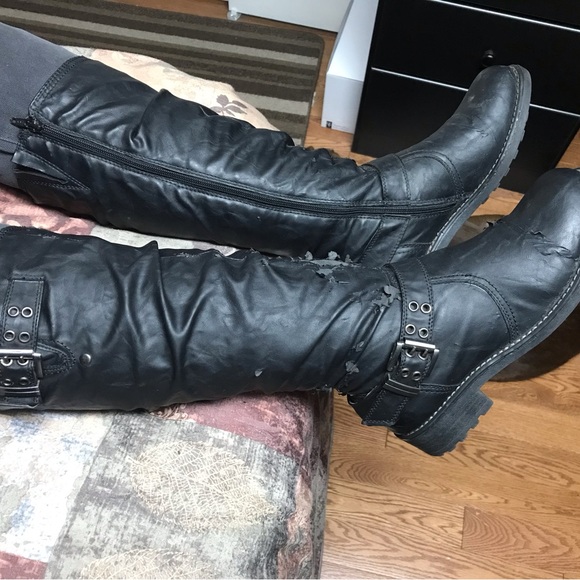 Women’s knee high boots - Picture 3 of 6